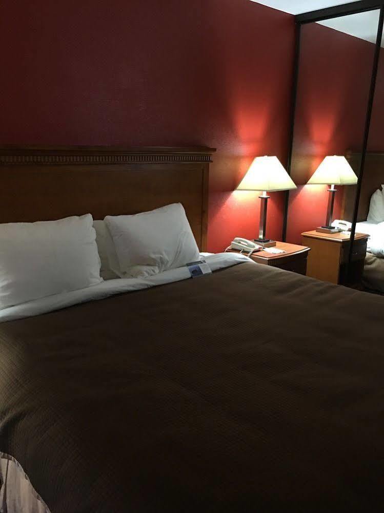 Quality Inn & Suites Хантингтон-Бич Экстерьер фото