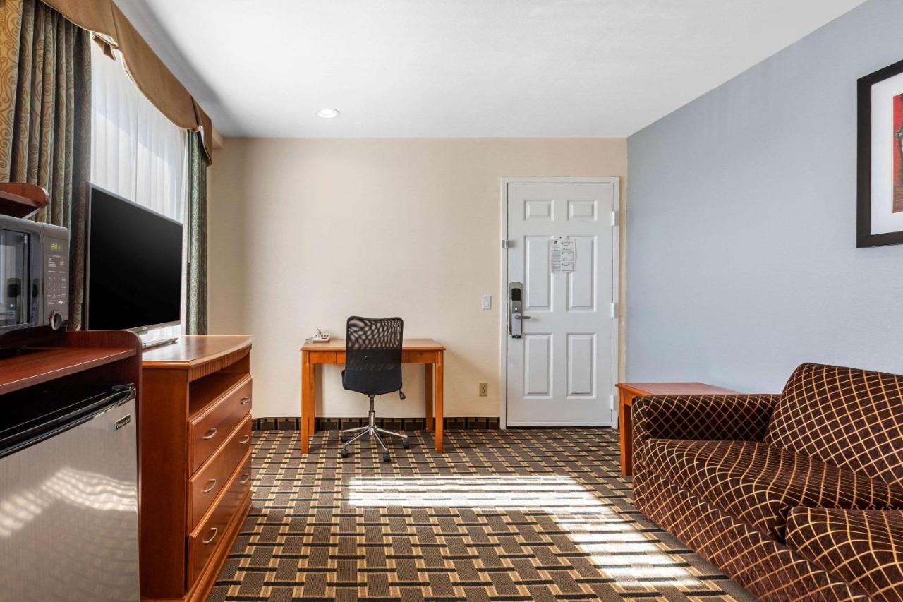 Quality Inn & Suites Хантингтон-Бич Экстерьер фото