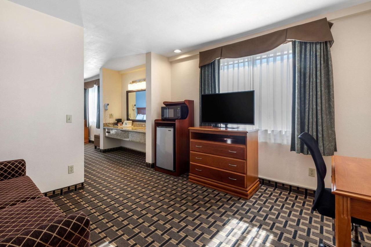 Quality Inn & Suites Хантингтон-Бич Экстерьер фото